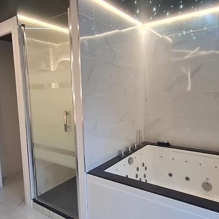 Le Sainte Jeanne Hotel Cormeilles-en-Vexin Ngoại thất bức ảnh