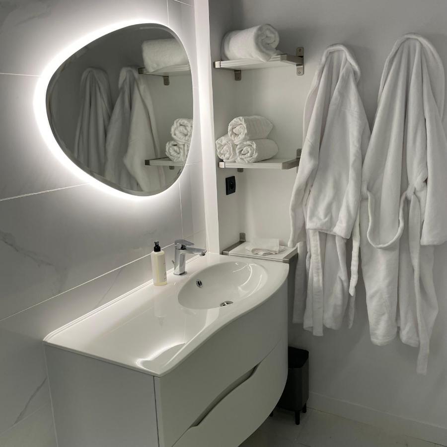 Le Sainte Jeanne Hotel Cormeilles-en-Vexin Ngoại thất bức ảnh