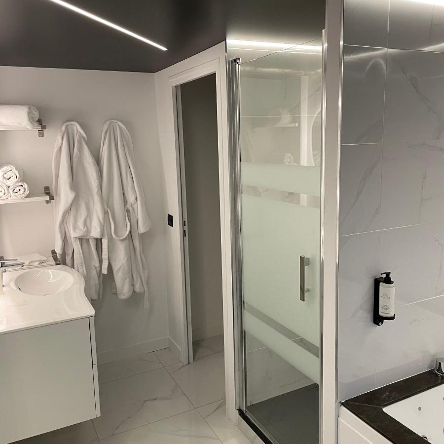 Le Sainte Jeanne Hotel Cormeilles-en-Vexin Ngoại thất bức ảnh